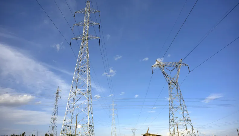 Improving national power transmission / Didier Gentilhomme