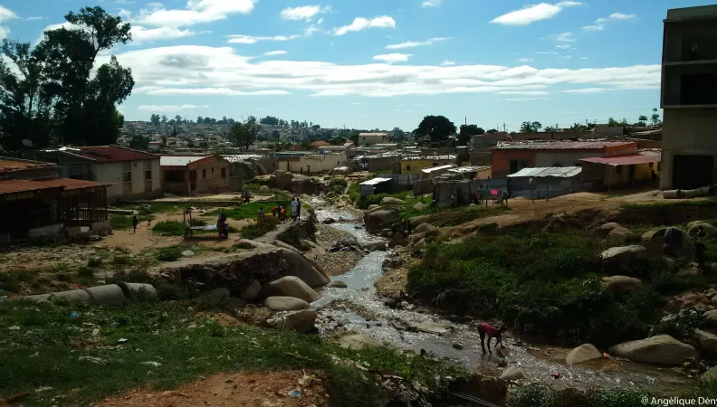 angola eau